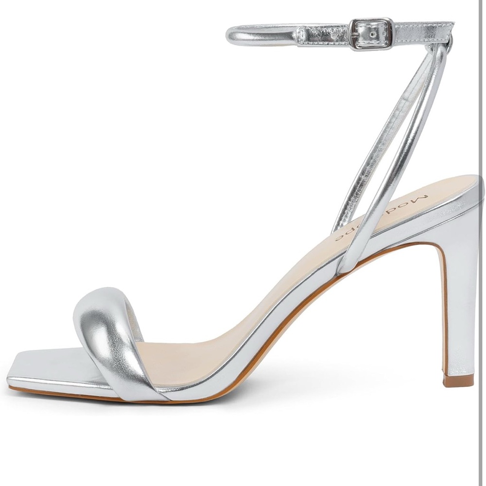 Woman’s Shiny Silver Strappy Heels NEW - Picture 4 of 7